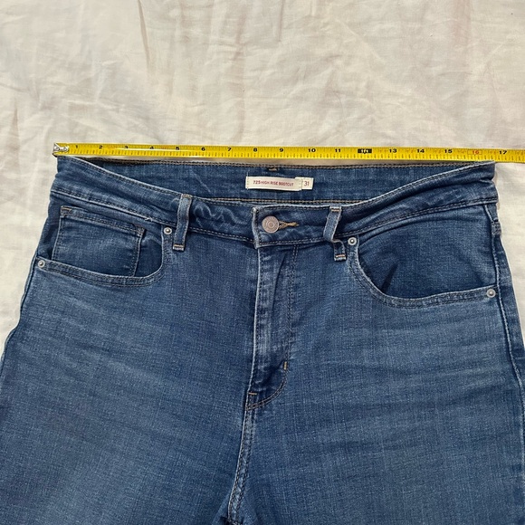 Levi’s High Rise Bootcut Jeans - Picture 2 of 3